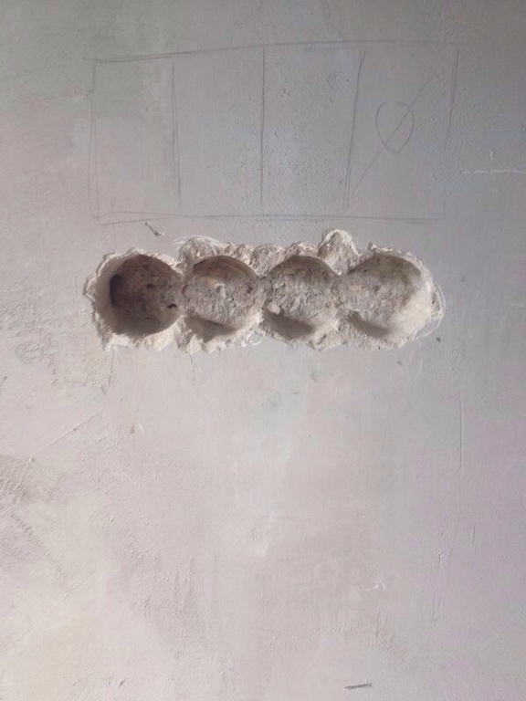 Установка розетки в бетонную стену